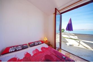 019 2021 426 near zadar apartment house first row to the sea for sale
