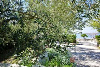 019 2021 426 near zadar apartment house first row to the sea for sale