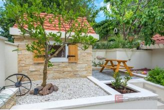 020 2035 346 Ciovo modern house with pool by the sea for sale