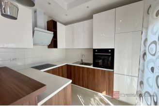 012 2049 93 Makarska three bedroom apartment with sea view for sale