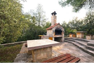 015 2051 60 island hvar two bedroom apartment for sale