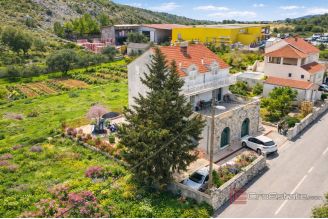 014 2052 113 Dubrovnik House with additional building and a garden for sale