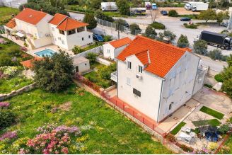014 2052 113 Dubrovnik House with additional building and a garden for sale