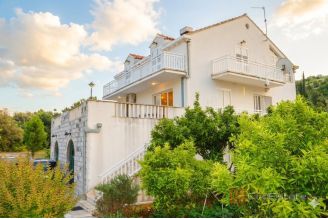 014 2052 113 Dubrovnik House with additional building and a garden for sale