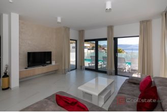 015 5484 30 Ploce Modern villa with pool for sale
