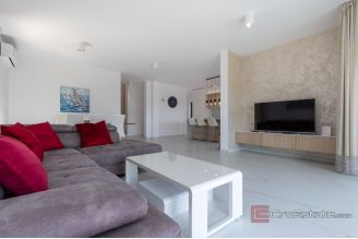 015 5484 30 Ploce Modern villa with pool for sale