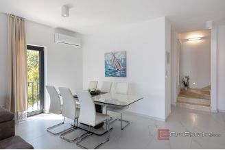 015 5484 30 Ploce Modern villa with pool for sale