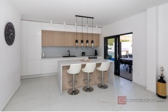 015 5484 30 Ploce Modern villa with pool for sale