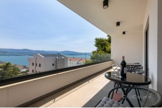 015 5484 30 Ploce Modern villa with pool for sale