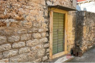 013 2052 115 Brac Stone house in the old town for sale