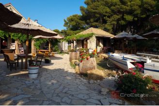 007 2016 696 Sibenik unique tourist complex in a seafront location for sale
