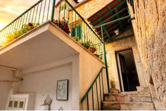 009 2048 58 Makarska Stone house with apartments in the center for sale