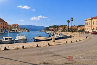 004 2051 63 Hvar Agricultural land for sale