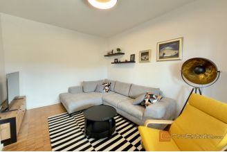 016 2049 96 Marina Three apartment units for sale