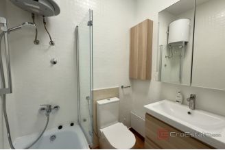 016 2049 96 Marina Three apartment units for sale