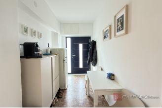 016 2049 96 Marina Three apartment units for sale