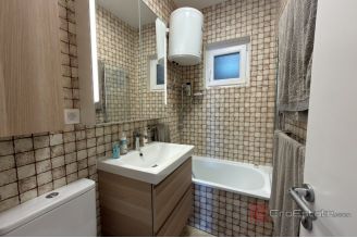 016 2049 96 Marina Three apartment units for sale