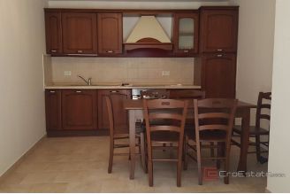 015 5486 30 Losinj Three storey house near the centre for sale