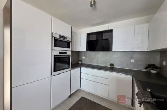 015 5485 30 Vir Villa with pool first row to the sea for sale