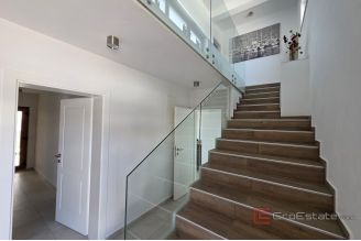 015 5485 30 Vir Villa with pool first row to the sea for sale