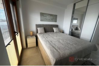 015 5485 30 Vir Villa with pool first row to the sea for sale