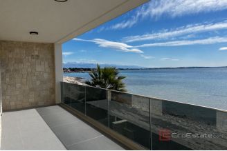 015 5485 30 Vir Villa with pool first row to the sea for sale