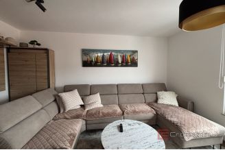 016 2035 347 Ciovo Comfortable two bedroom apartment for sale