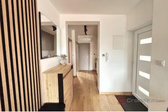 016 2035 347 Ciovo Comfortable two bedroom apartment for sale