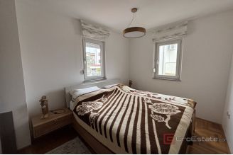 016 2035 347 Ciovo Comfortable two bedroom apartment for sale