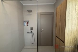 016 2035 347 Ciovo Comfortable two bedroom apartment for sale