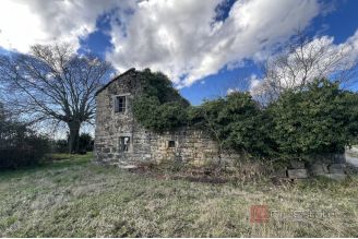 014 2053 42 Motovun Unique property with panoramic view for sale