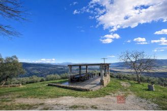 014 2053 42 Motovun Unique property with panoramic view for sale
