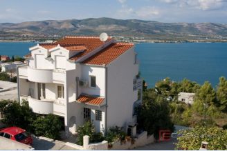 001 2057 23 Ciovo apartment house with sea view for sale