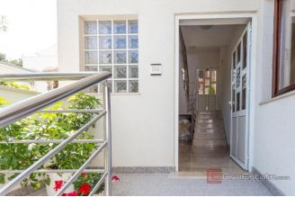 013 2057 23 Ciovo apartment house with sea view for sale