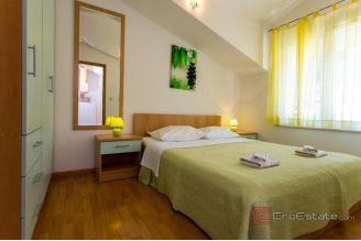 013 2057 23 Ciovo apartment house with sea view for sale