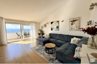 001 2060 02 Split Znjan Spacious three bedroom apartment for sale