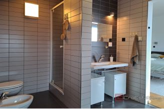 018 1026 38 Zagreb area Villa with panoramic view for sale