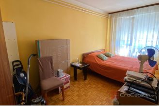 007 2059 04 Zagreb Spacious two bedroom apartment for sale