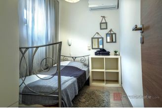 017 2051 65 Hvar holiday house with meditteranean garden for sale