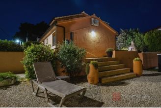 017 2051 65 Hvar holiday house with meditteranean garden for sale