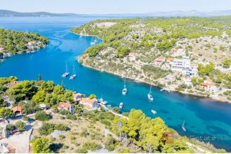 005 2022 488 Island of Brac Building land in the first row to the sea for sale