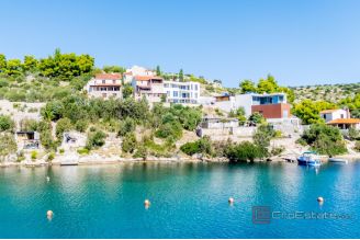 005 2022 488 Island of Brac Building land in the first row to the sea for sale