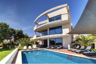 001 5488 30 Pula villa with pool and sea view for sale