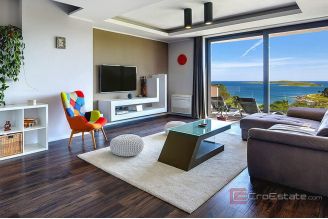 016 5488 30 Pula villa with pool and sea view for sale