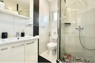 020 2035 348 Ciovo Modwern apartment house with a sea view for sale