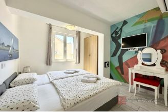 020 2035 348 Ciovo Modwern apartment house with a sea view for sale