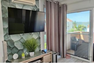 017 2035 349 Ciovo modern two bedroom apartment with pool for sale