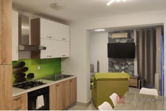 017 2035 349 Ciovo modern two bedroom apartment with pool for sale