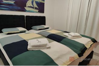 017 2035 349 Ciovo modern two bedroom apartment with pool for sale