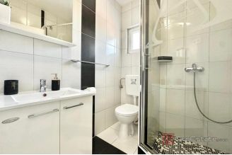 017 2035 349 Ciovo modern two bedroom apartment with pool for sale